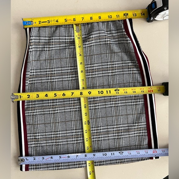 ❓Outfit — MINI SKIRT & CROP TOP SET by Guess / Combo — Plaid — Size Small - Picture 12 of 17